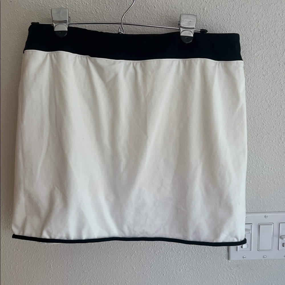 Lauren Ralph Lauren Black and White Skort SZ Large - Picture 6 of 6
